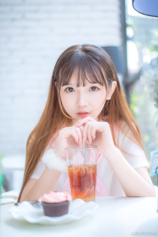 你没拥有的人脉叫我姐妹，你得不到的男人叫我宝贝。